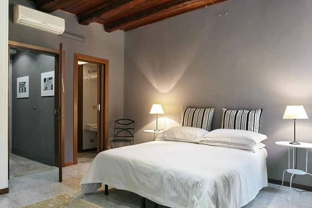 L'Ospite Appartamenti Verona 0*,