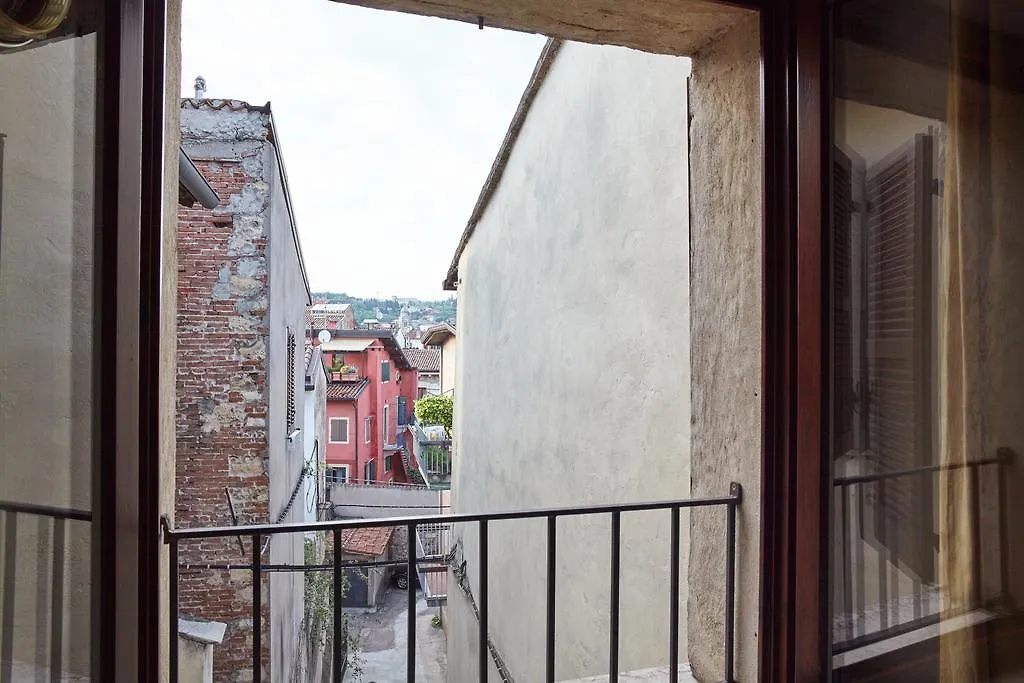 L'Ospite Appartamenti Verona Italy